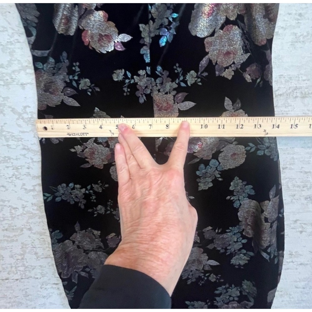 Rue21‎ Black Floral Velvet Mini Dress - Picture 10 of 11